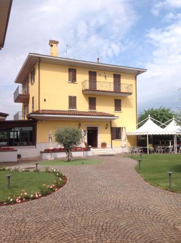 Hotel Panineria Colombera Rossa Brescia Exterior photo